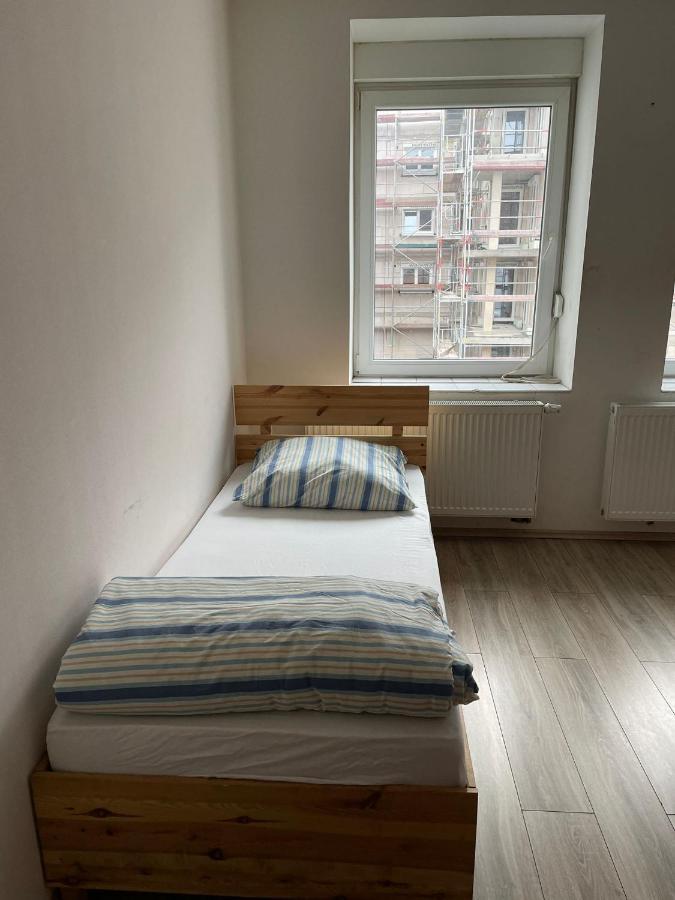 Monteur-Apartment Am Bahnhof Muhlheim am Main Luaran gambar